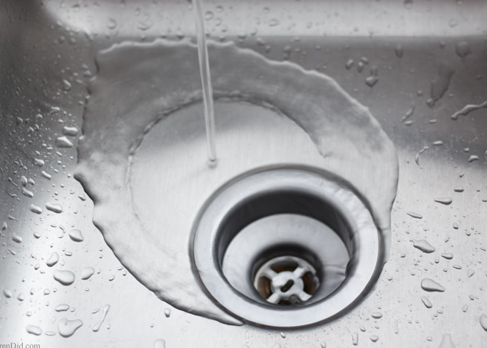 Cleaning Kitchen Sink With Baking Soda